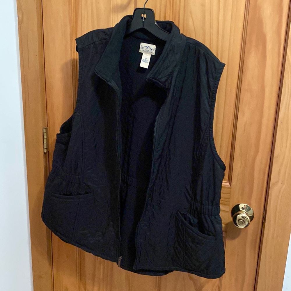 2X vest basic black like new